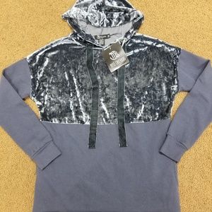 NWT LADIES SZ SM GRAY SLIP OVER HOODED SWEATSHIRT